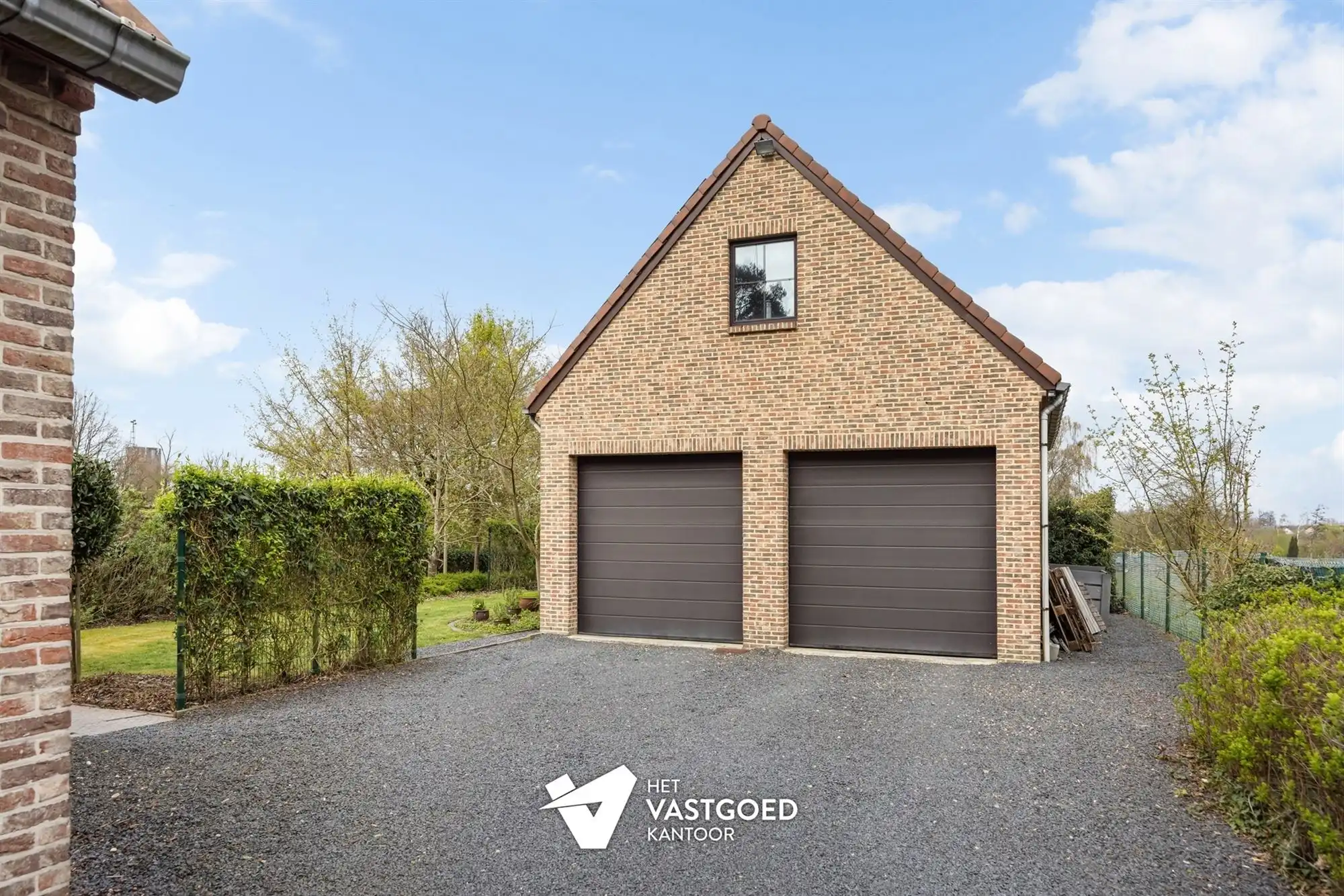 PERFECT ONDERHOUDEN WONING MET 6 SLAAPKAMERS EN WERKHUIS/GARAGE IN GROENE OMGEVING TE VIVERSEL foto 5