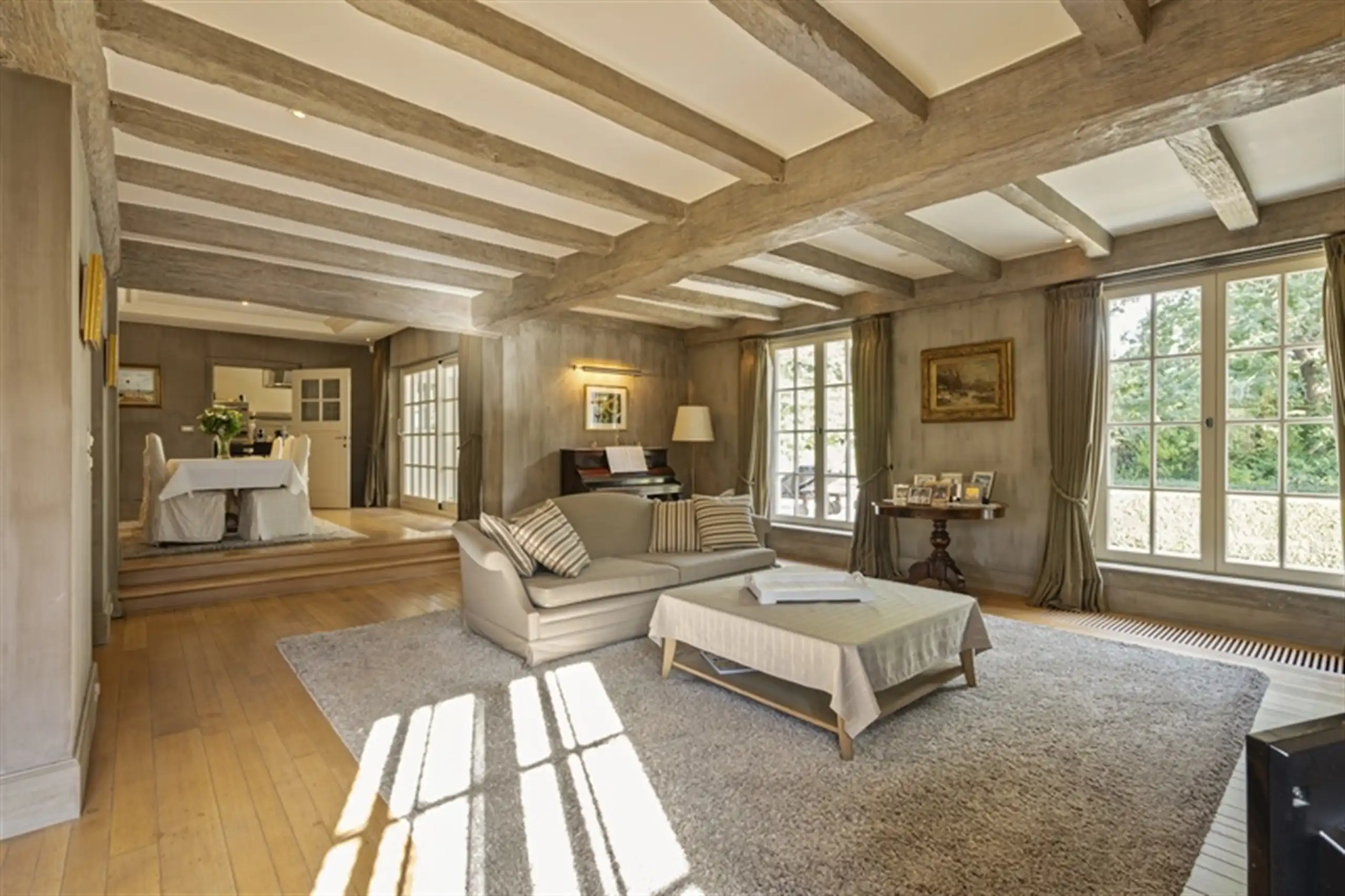 Kom binnen, kom dromen: royale eigendom op 3057 m² foto 11