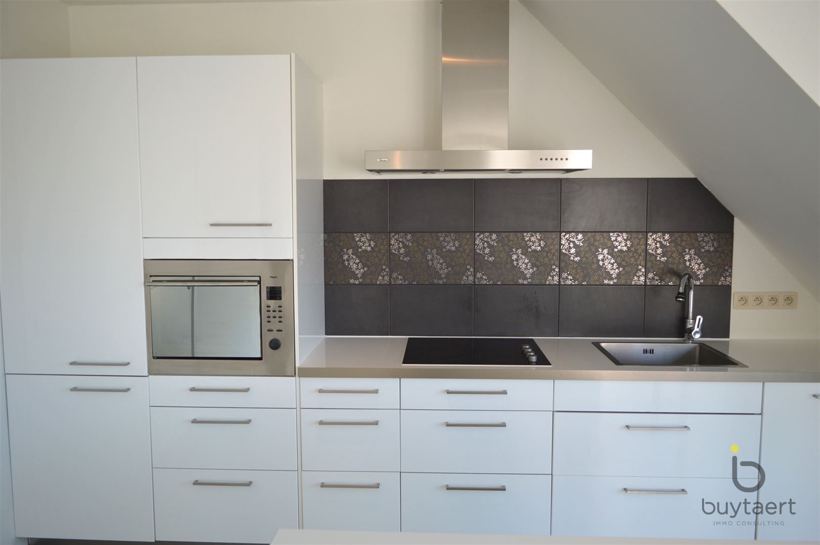 Appartement met één slaapkamer en prachtig terras met autoplaats. foto 12