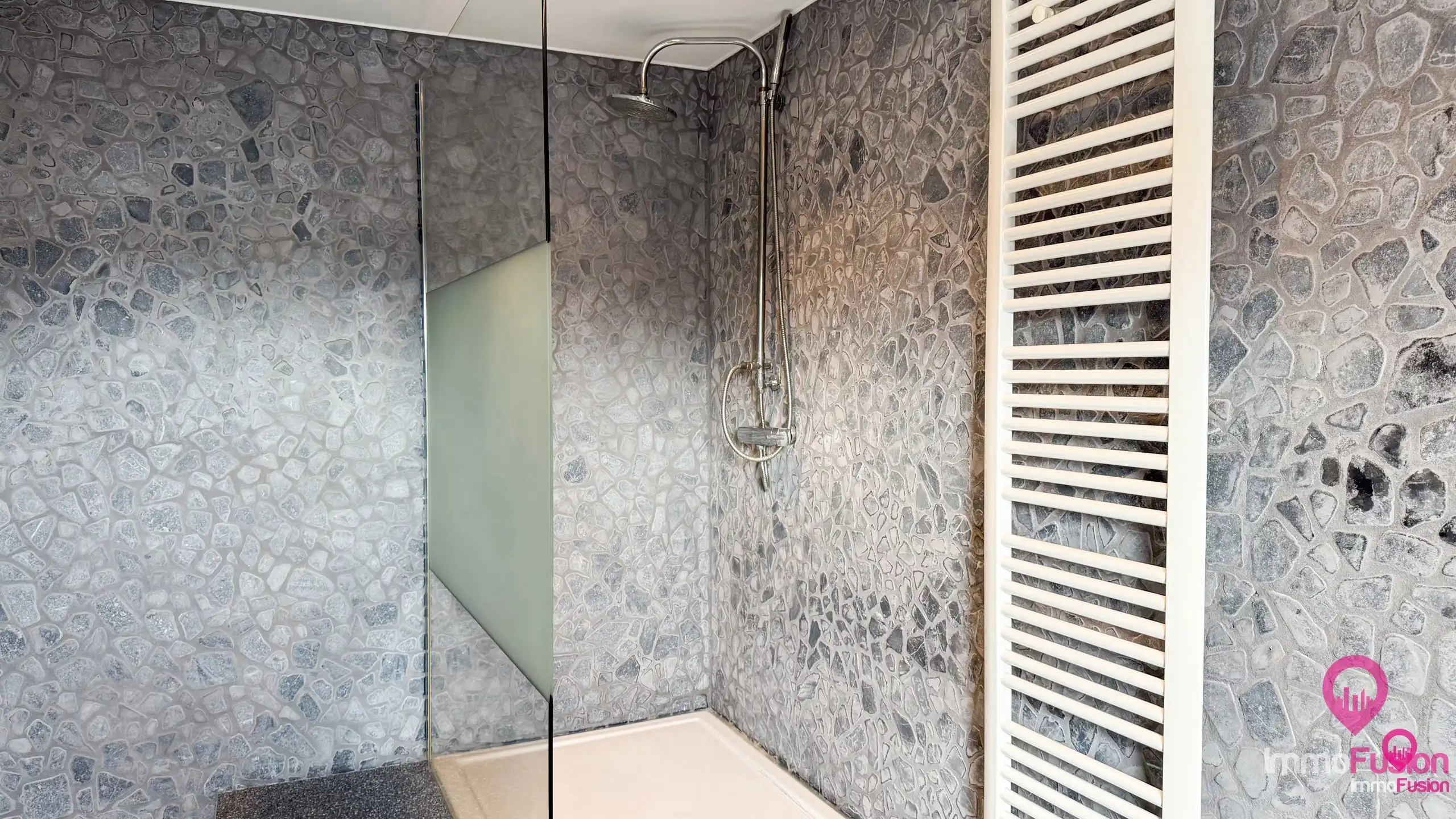 Ruim energiezuinig duplex appartement met 3 slaapkamers! foto 28