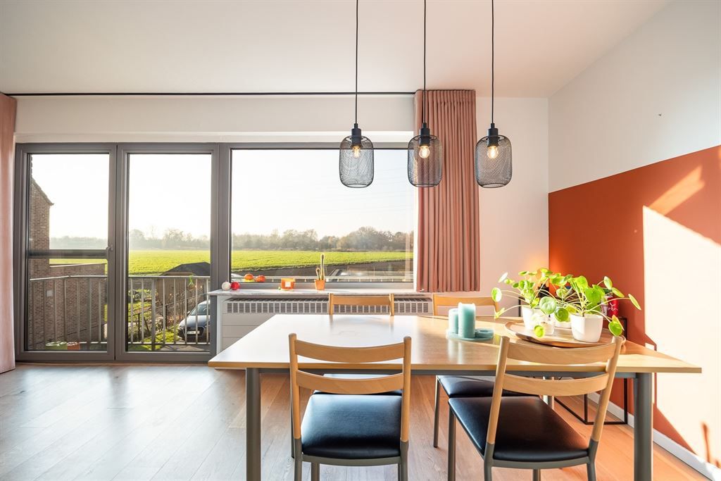 Gerenoveerd appartement met prachtig uitzicht foto {{pictureIndex}}