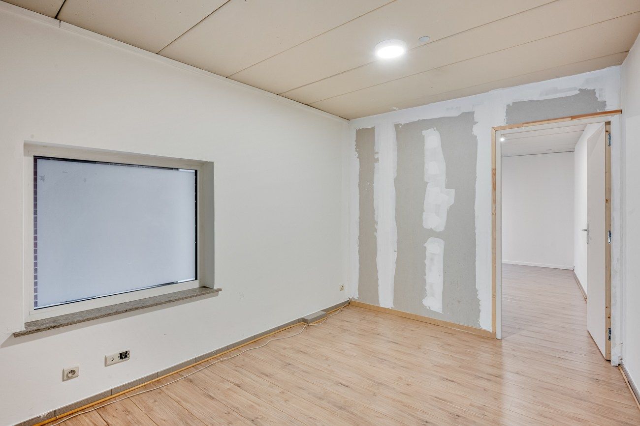 Opbrengsteigendom: commercieel pand en 2 appartementen : CENTRUM foto 4