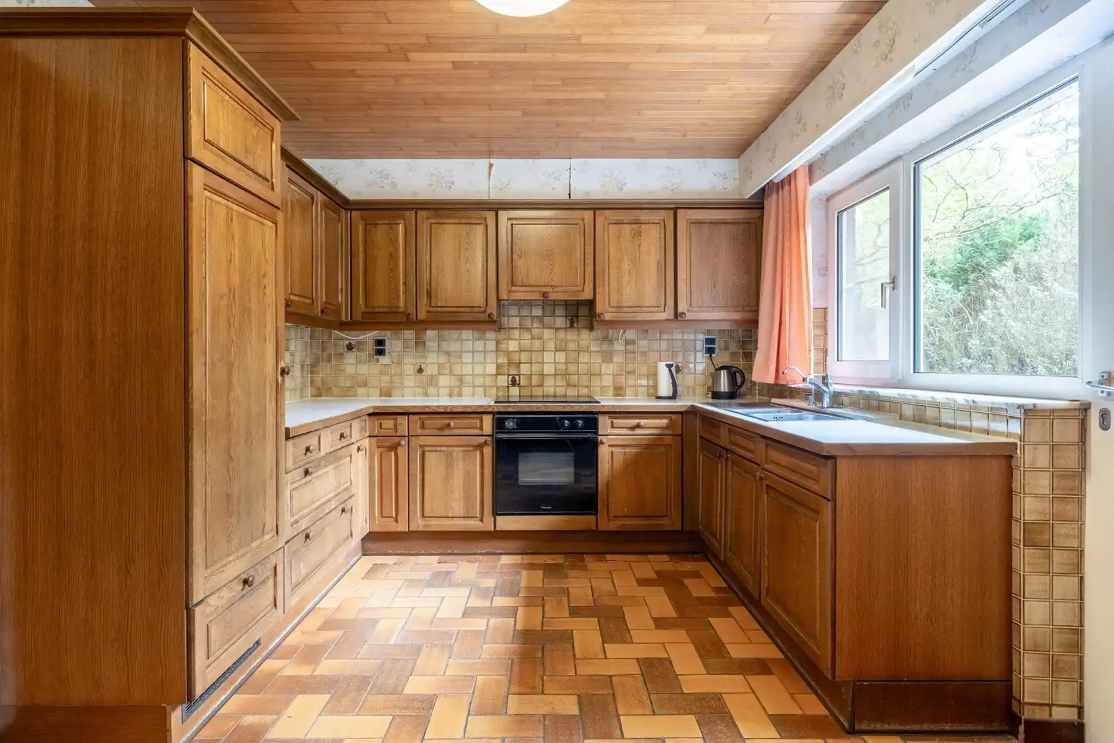 Ruime open bebouwing met 6 slaapkamers op een perceel van 13a 44ca foto 12