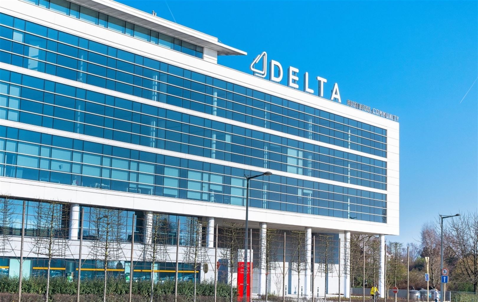 DELTA: 1.024 m² foto {{pictureIndex}}