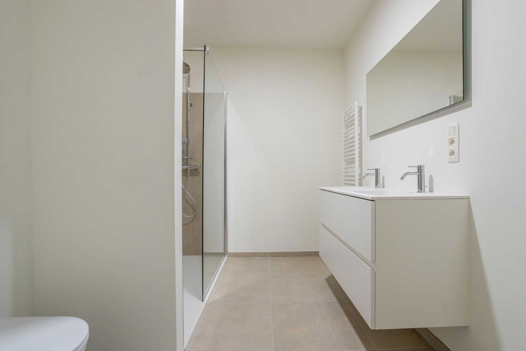 Instap klaar drie slaapkamer appartement.  foto 8