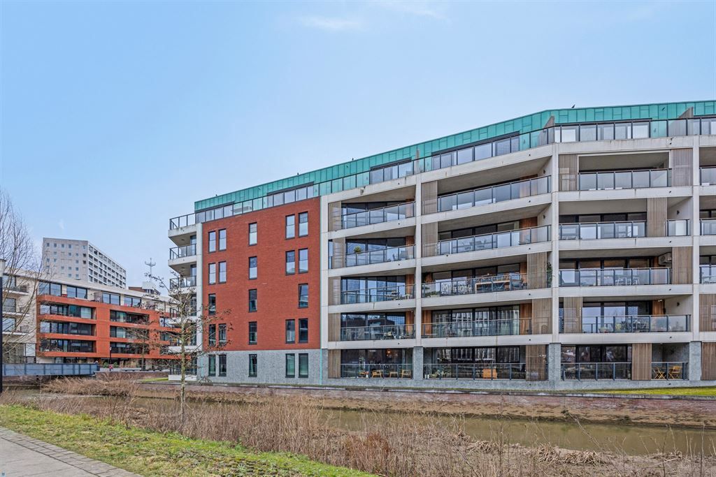 Prachtig nieuwbouwappartement met zicht over het Sluispark foto 23