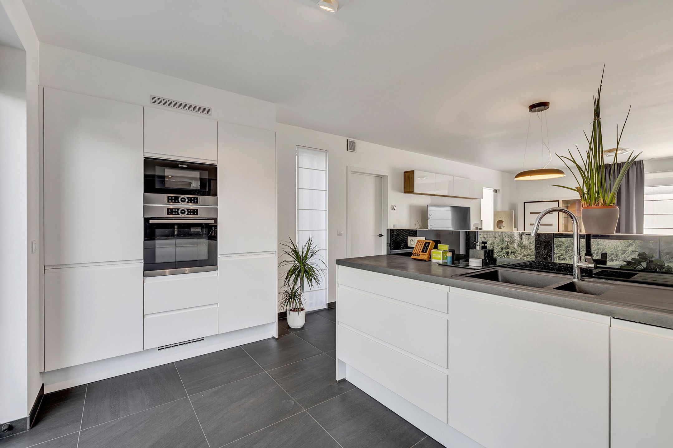 Recente woning op rustige locatie foto 9