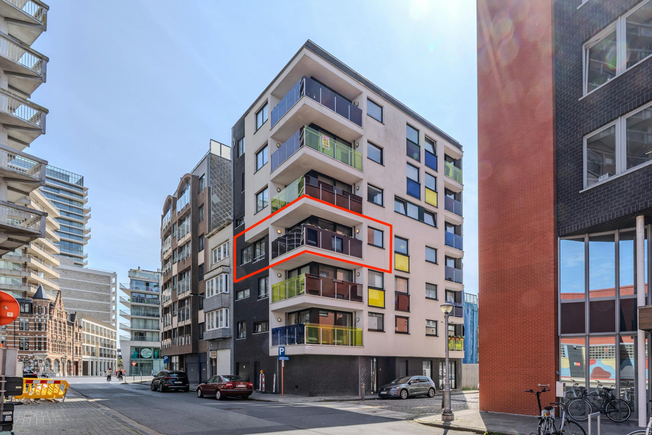 Hoekappartement met 2 slaapkamers en terras te Oostende foto 2