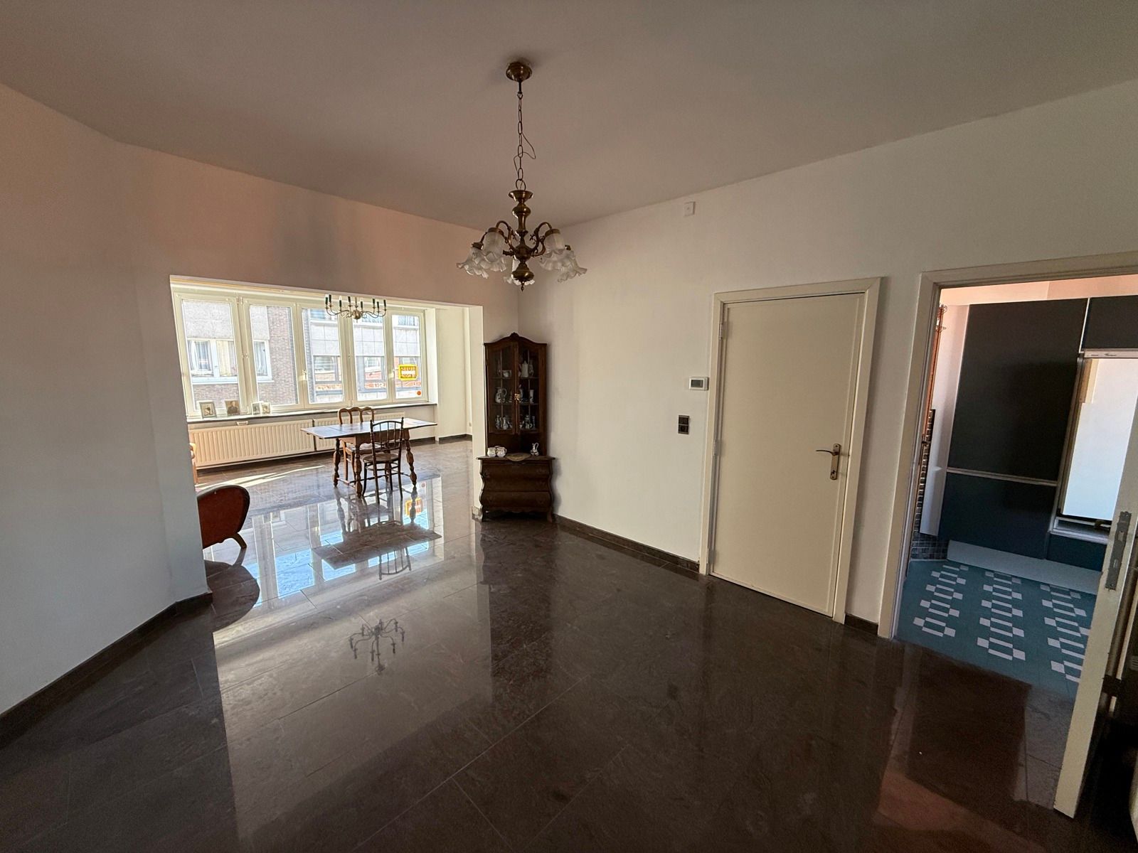 Goed gelegen woning met vier slaapkamers foto 9