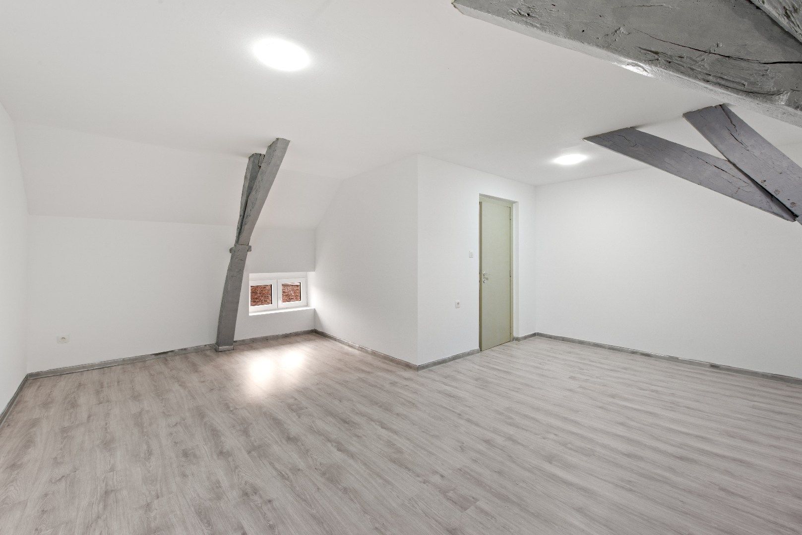 Polyvalente rijwoning met grote handelsruimte te Tienen foto 9