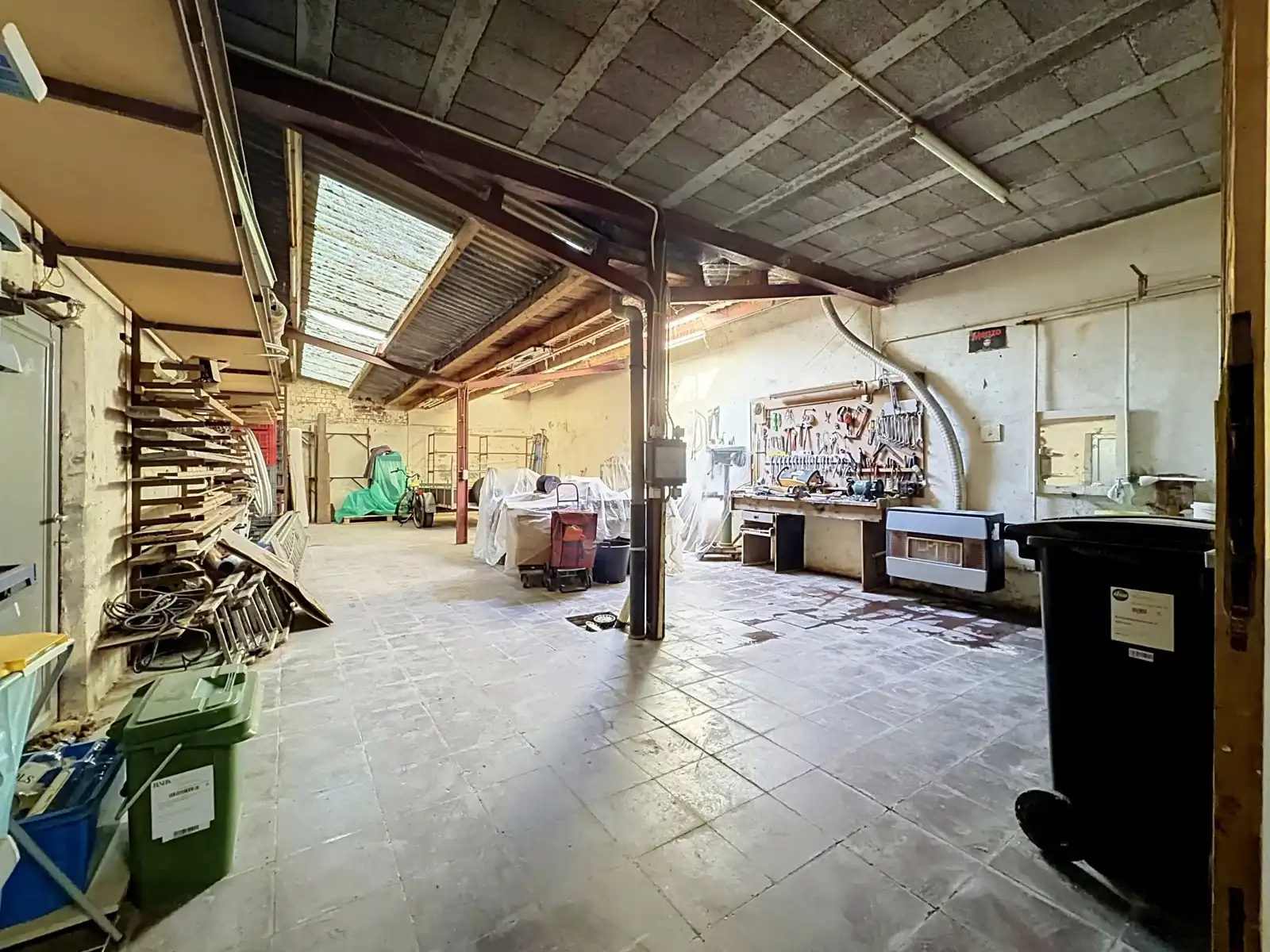Ruime woning met 2 SLPK, Garage én Werkplaats/Magazijn! foto 17