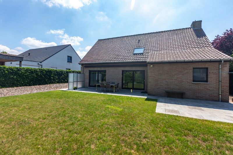 Topligging, Hoog Kortrijk! Te moderniseren alleenstaande woning met 4 slaapkamers, bureau, dubbele garage...ENERGIELABEL C foto 26