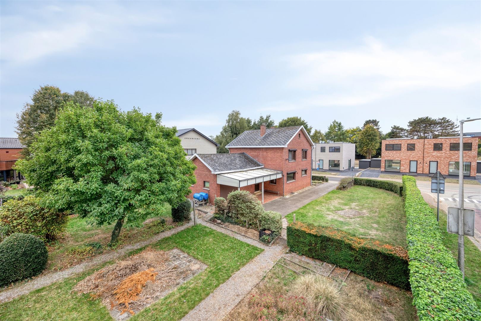 TE KOOP: Te renoveren woning te Heusden-Zolder!  foto 21