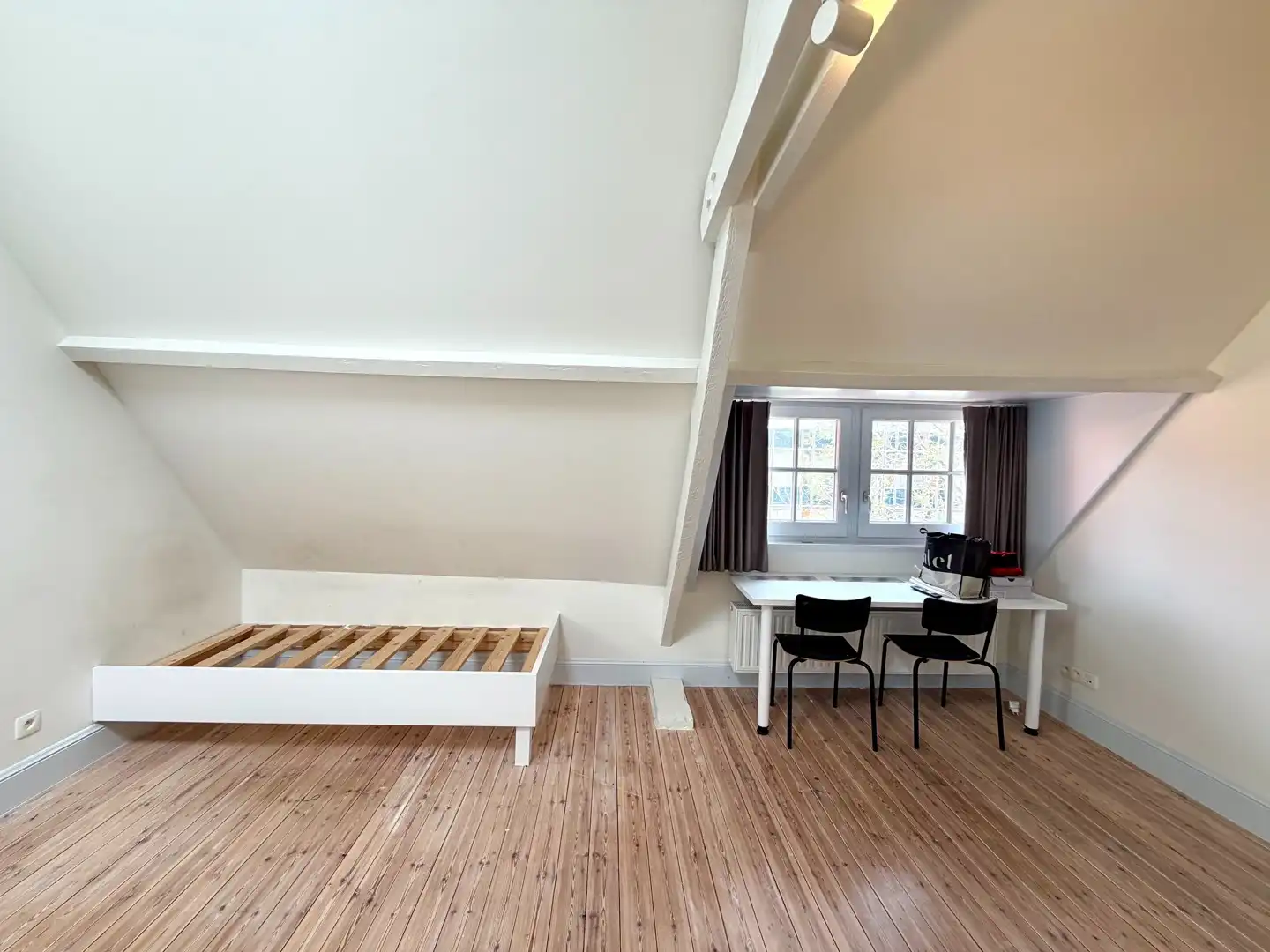 Studentenkamer met eigen badkamer in unieke Stadvilla. foto 4