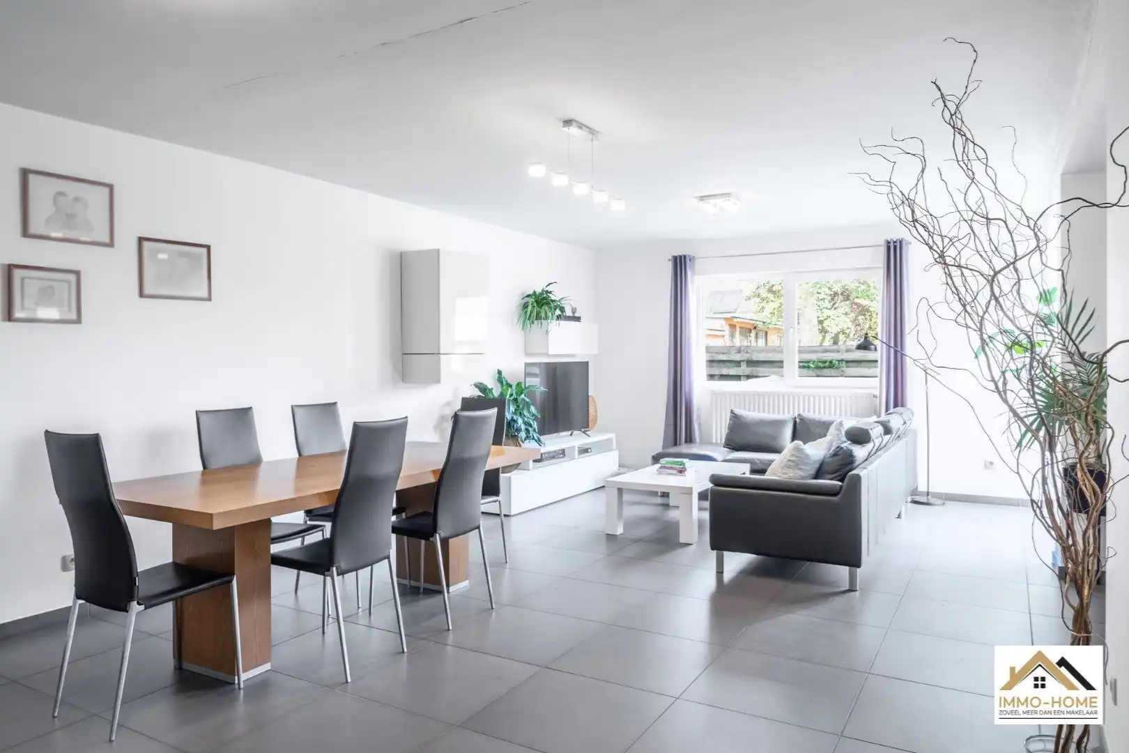 Gerenoveerde ruime woning nabij centrum van Lokeren foto 4