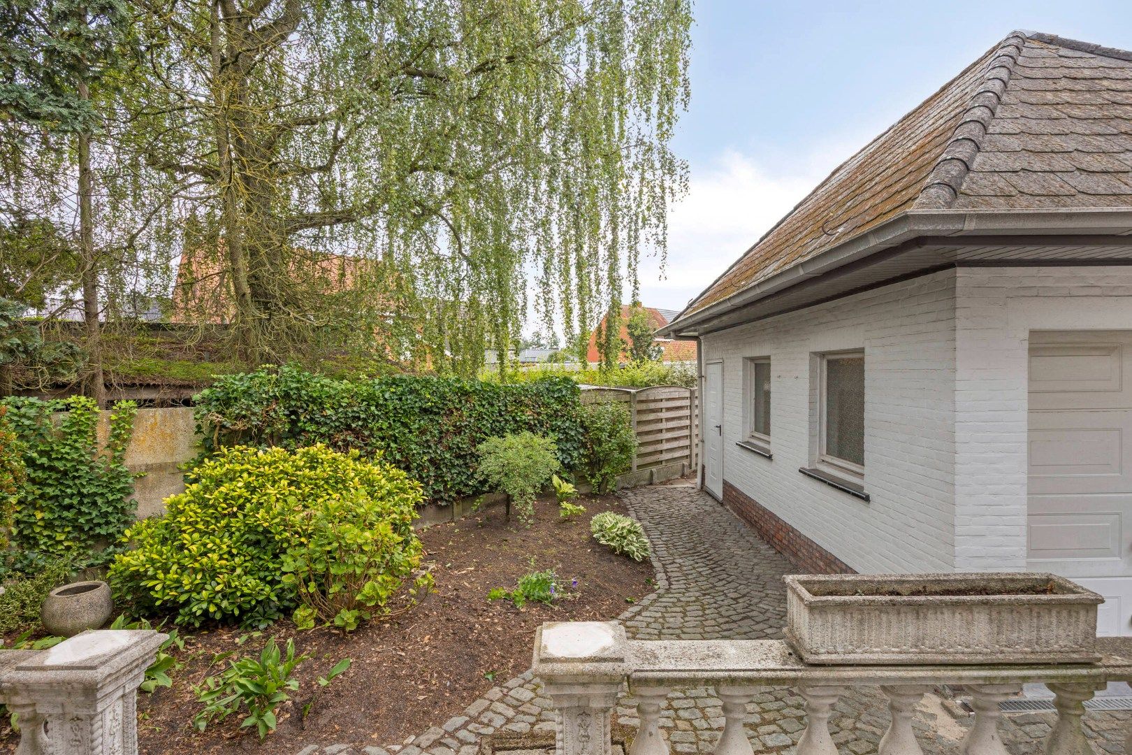 Te renoveren woning met 4 ruime slpks en praktijkruimte op 493 m² te St.-Jozef-Olen ! foto 28