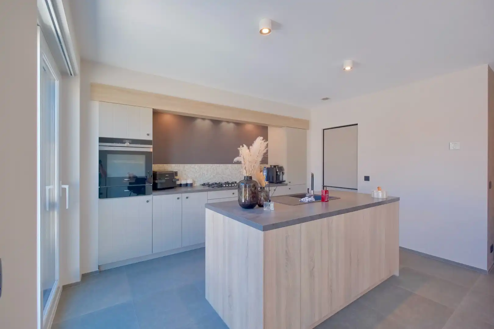 Lichtervelde - Prachtige recente woning met 3 slpks, garage en tuin foto 7
