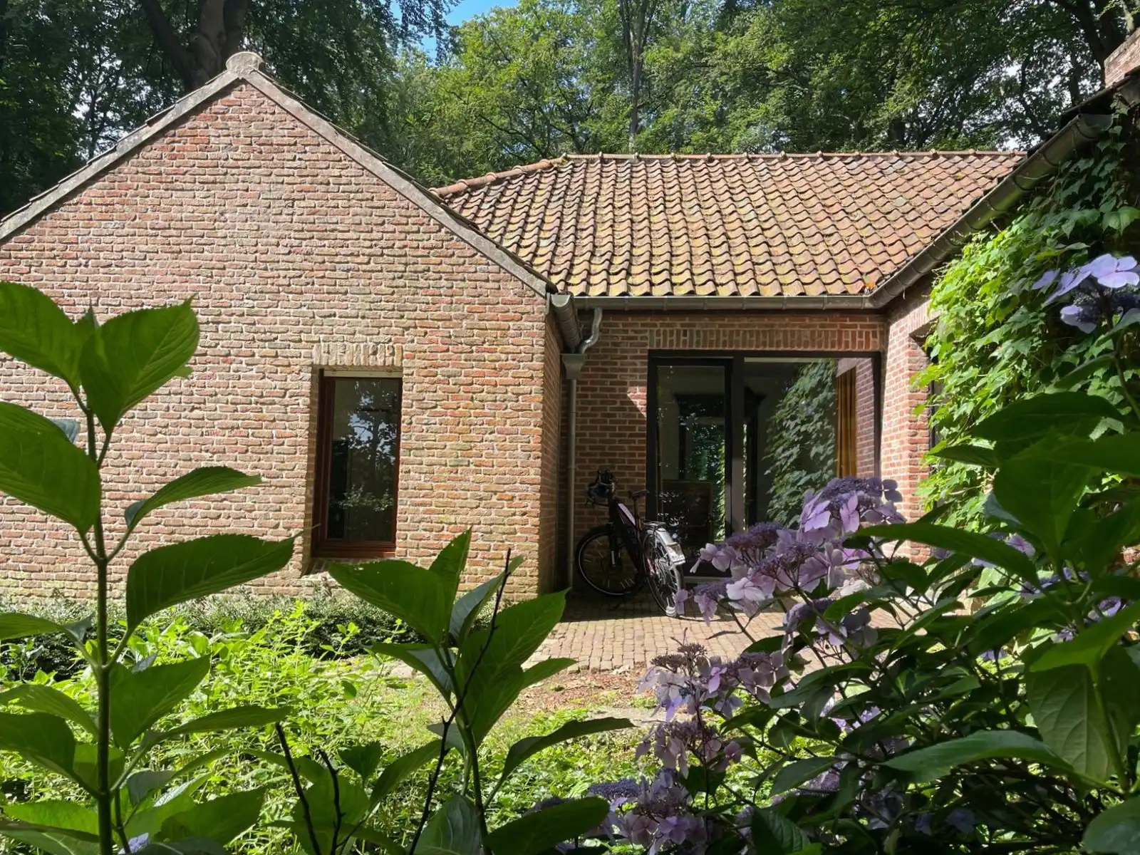 exclusieve villa met bouwgrond foto 3