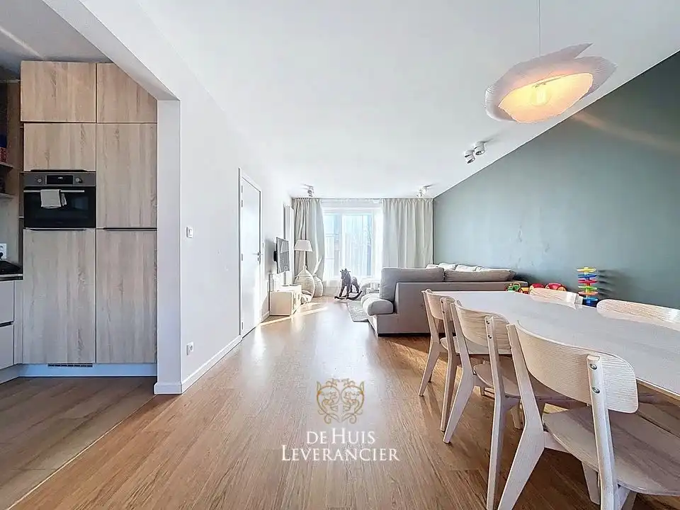 Lichtrijk wonen in de gegeerde Altena-wijk: Een instapklare thuis waar comfort en locatie elkaar ontmoeten foto 9