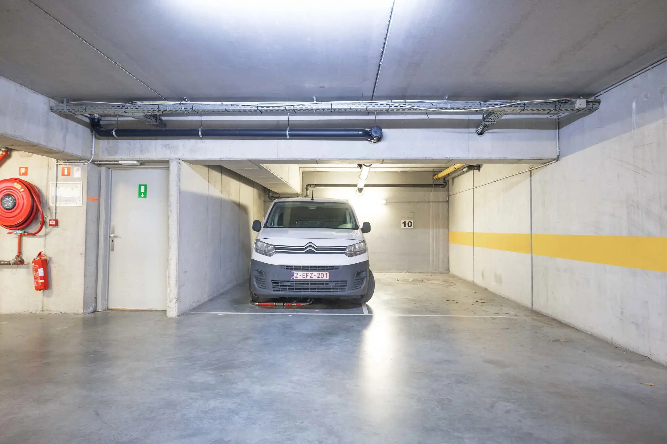 Appartement met terras & P foto 15