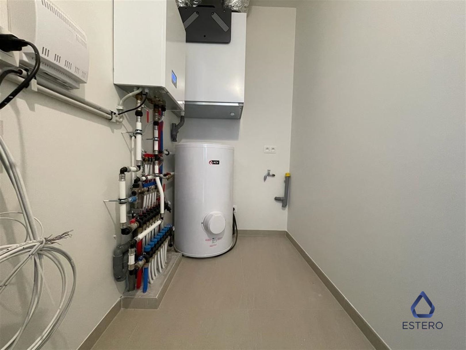 Nieuwbouwappartement op een toplocatie gelegen op 10e verdieping foto 8