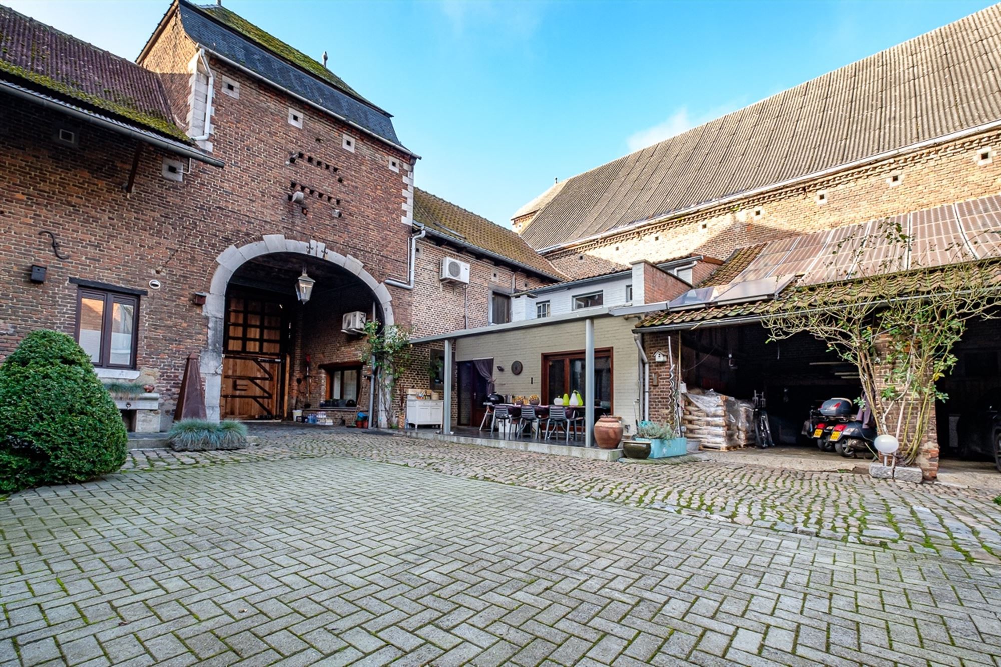 PRACHTIGE GERENOVEERDE HOEVE MET 2 WOONGELEGENHEDEN OP TOPLOCATIE foto 44