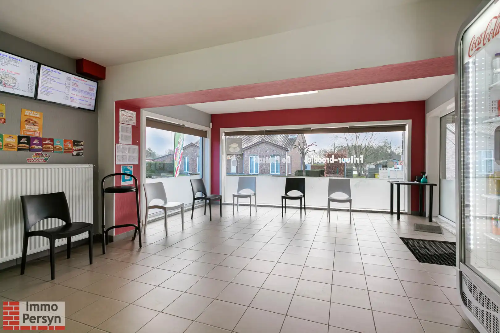 Handelspand met bovenliggend appartement en achterliggende bouwgrond. foto 5