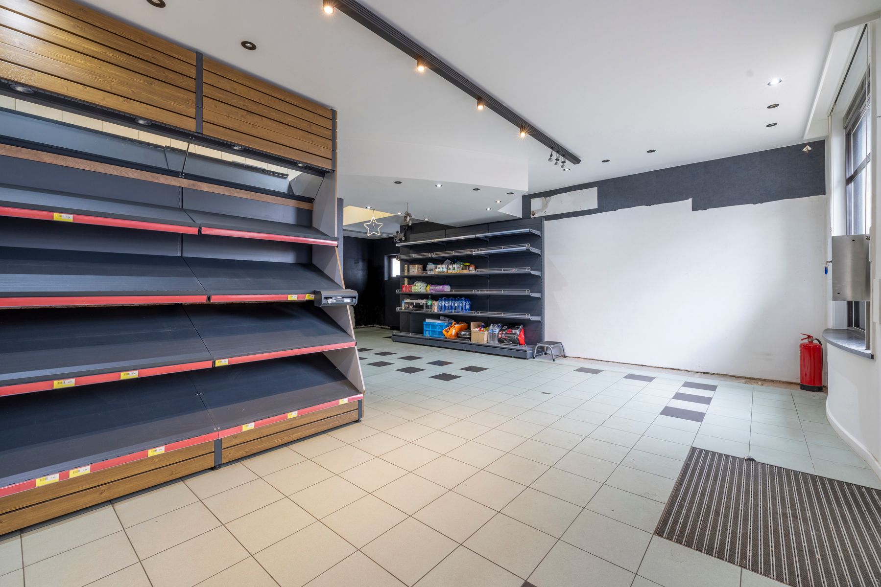 Woning met 3 slaapkamers, tuin en polyvalente ruimte te koop foto 20