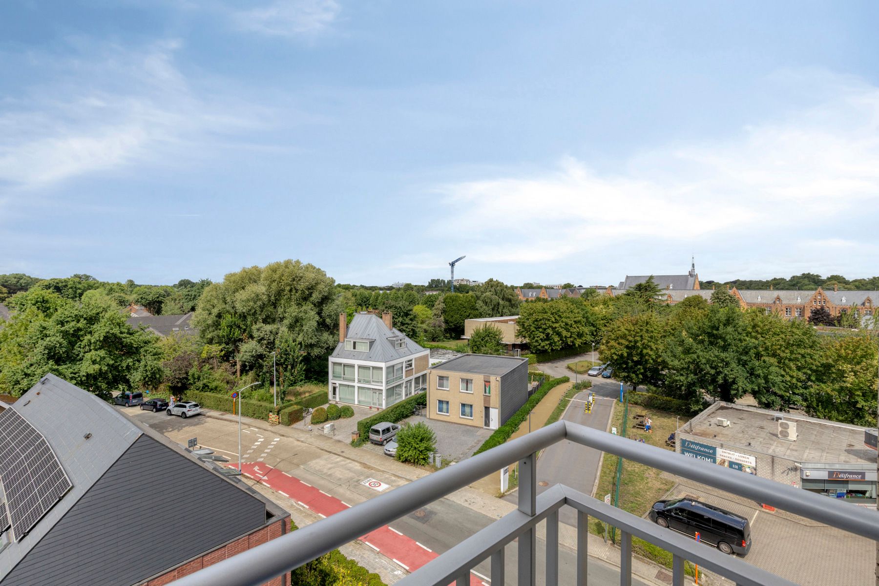 Centraal gelegen gerenoveerd appartement | Station Brugge foto 28