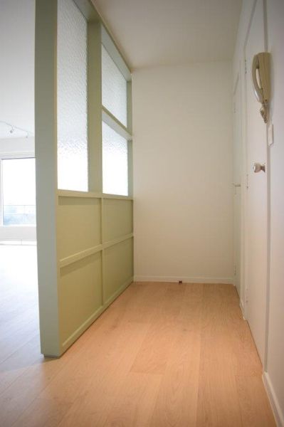 Trendy gerenoveerd app met 2 slaapkamers en garage box. foto 7