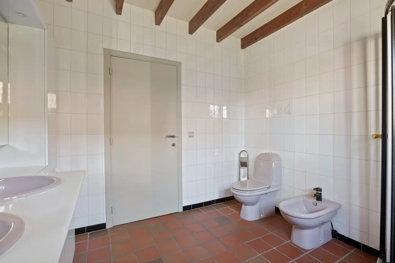 Alleenstaande woning in een doodlopende straat in een residentiële wijk! foto 14