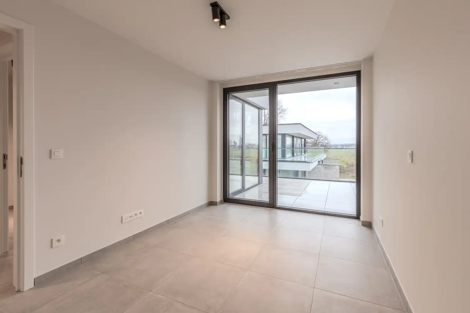 Instapklaar nieuwbouwappartement te huur in Opgrimbie (Maasmechelen) foto 15