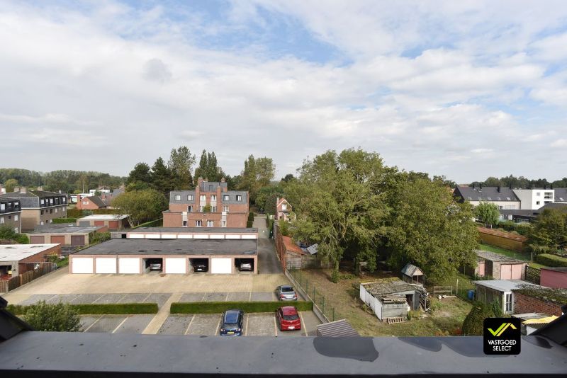 Te huur: ruime duplex in Maldegem met lift naar beide verdiepingen foto 2