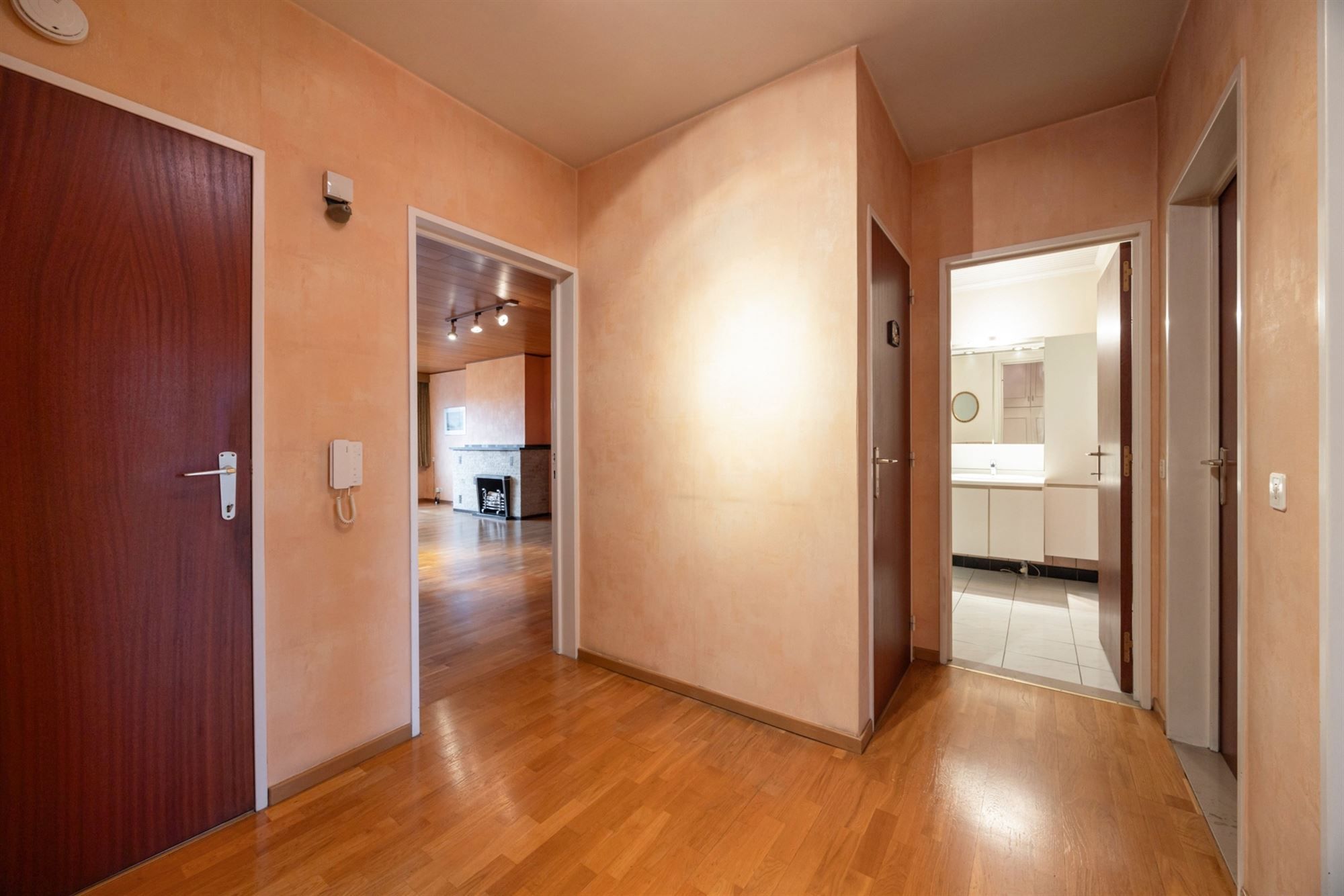 Op te frissen app. met 2 slpkmrs en terras foto 6