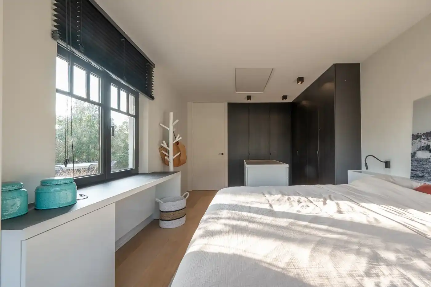 Charmante alleenstaande villa verscholen in een rustige laan te Knokke foto 14