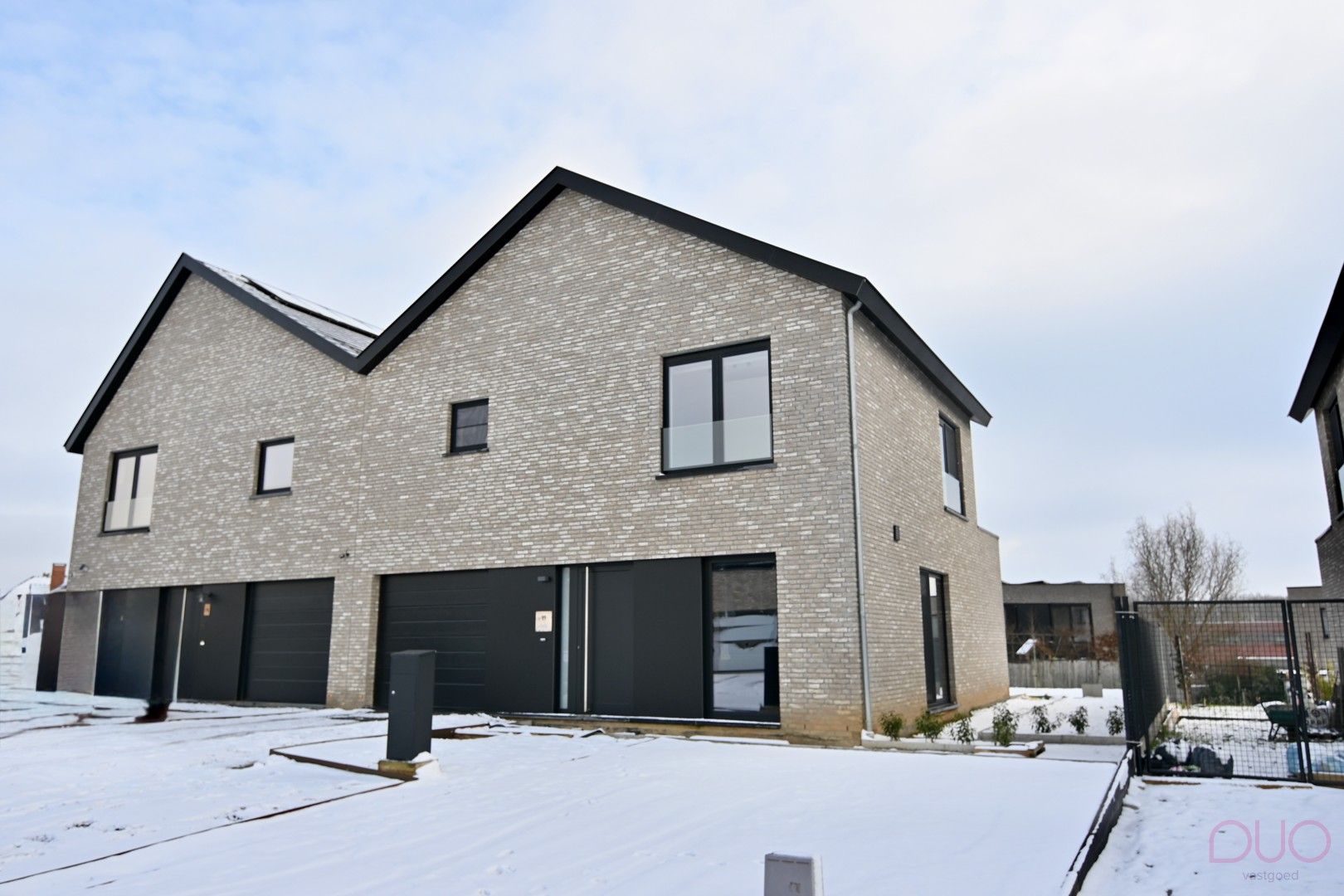 Instapklare halfopen bebouwing uit 2020 in Tongerse stadsrand. foto 27