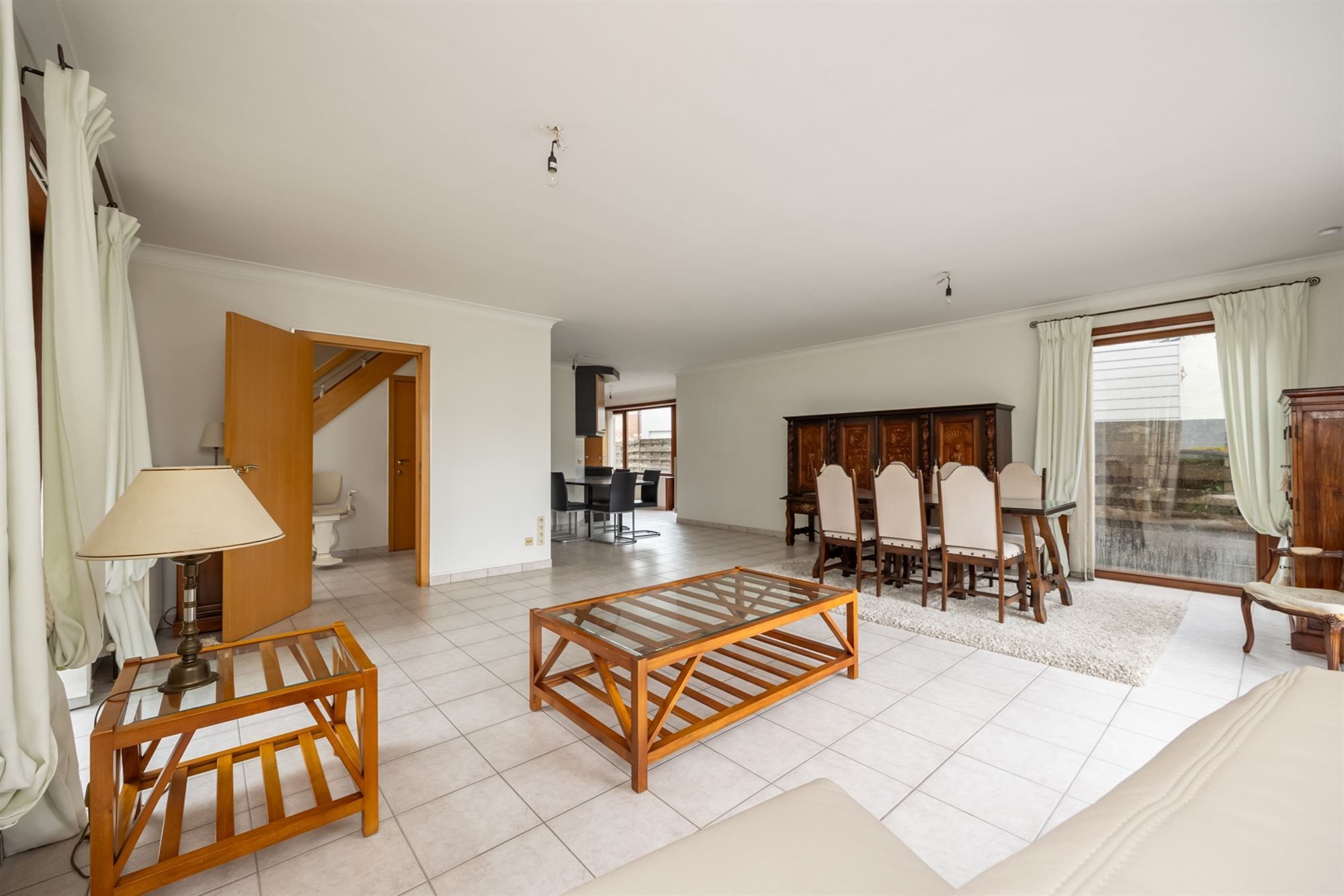 Vrijstaande woning met 4 slaapkamers en tuin foto 3