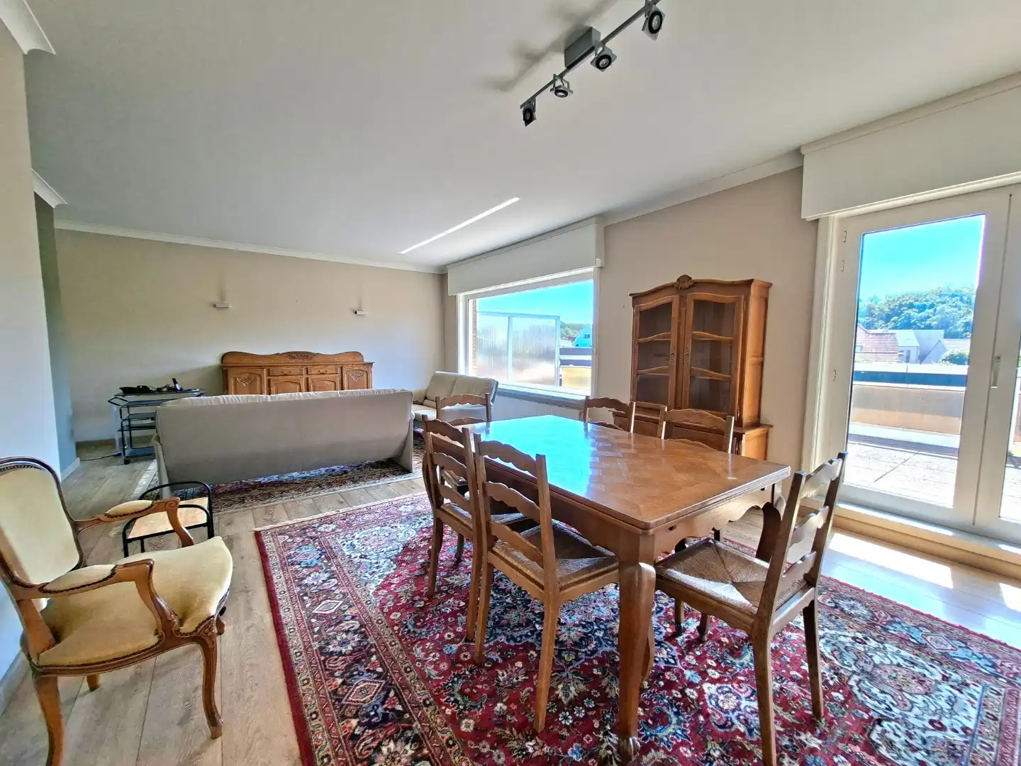 Ruim appartement met groot zonneterras foto 6