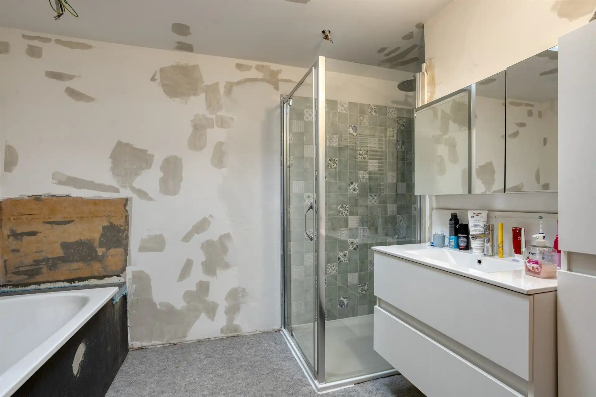 Woning met overvloed aan ruimte en potentieel foto 10