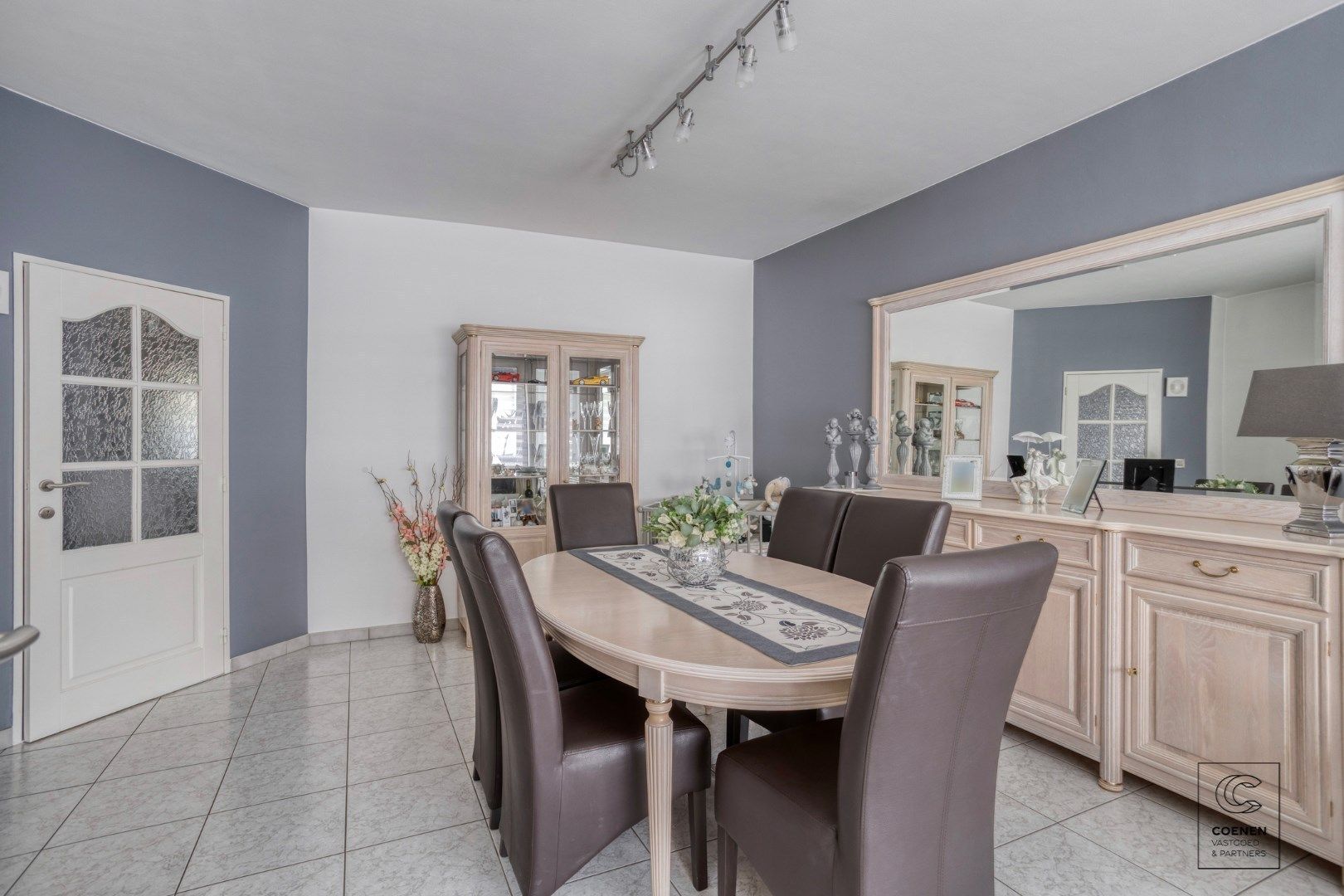 Instapklaar gelijkvloers appartement van 90m² met tuin en garage nabij het centrum van Schoten! foto 6