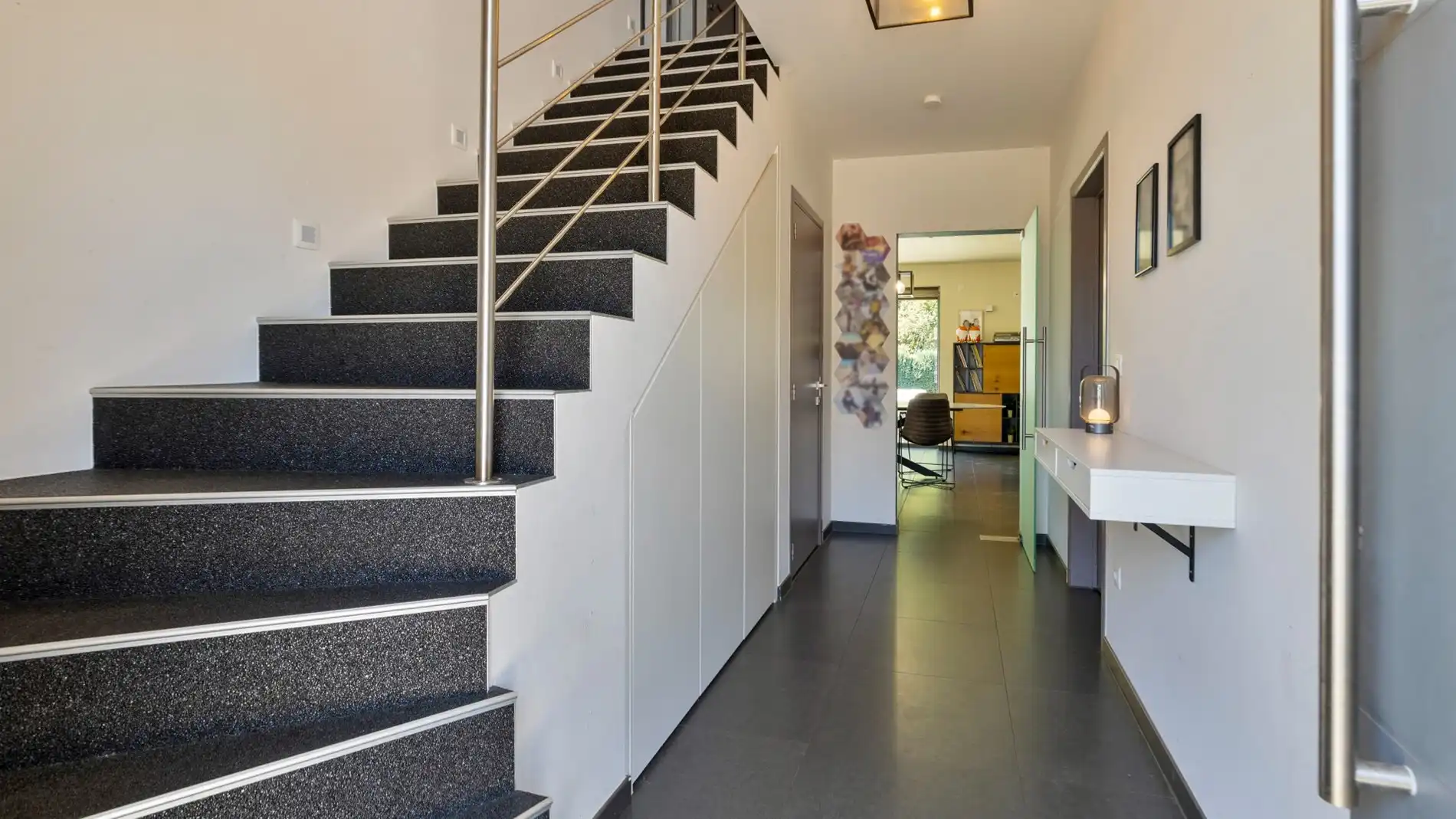 Recente ruime woning met 4 slpks, zwemspa & mooie tuin op 7,2a te Rotselaar foto 9