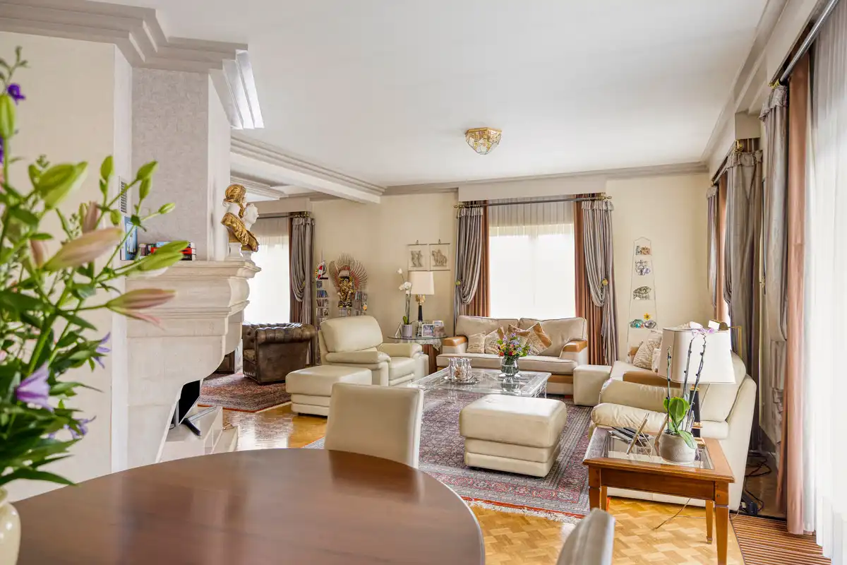 ROYALE WONING MET DOKTERSPRAKTIJK TE BILZEN HOESELT. foto 13