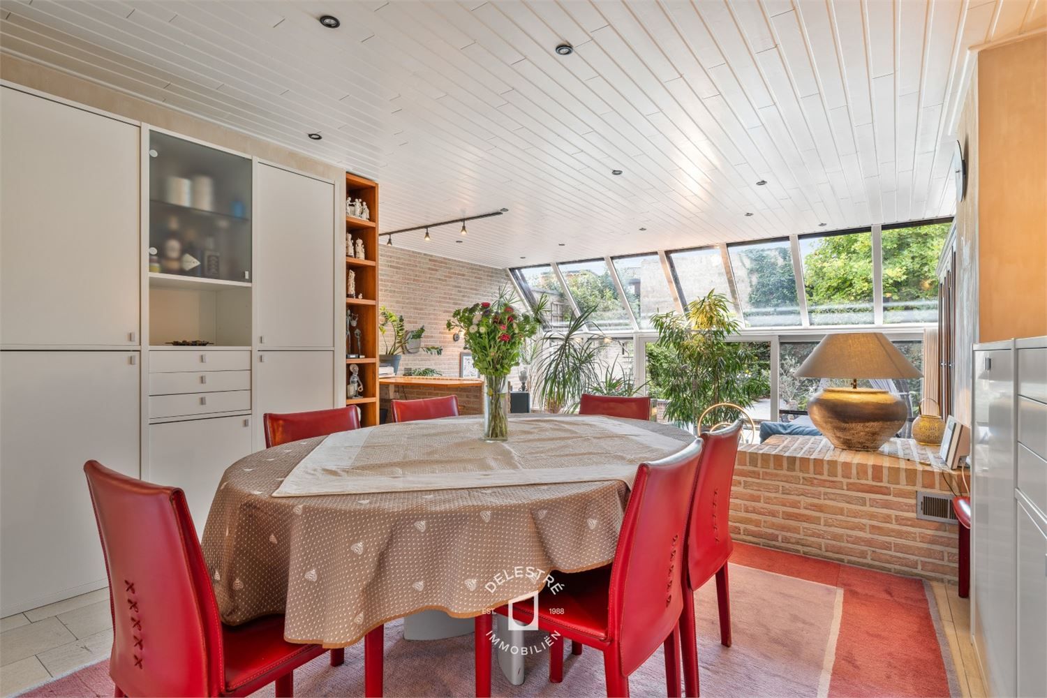 INSTAPKLARE GEZINSWONING MET GARAGE IN RUSTIGE STRAAT foto 7