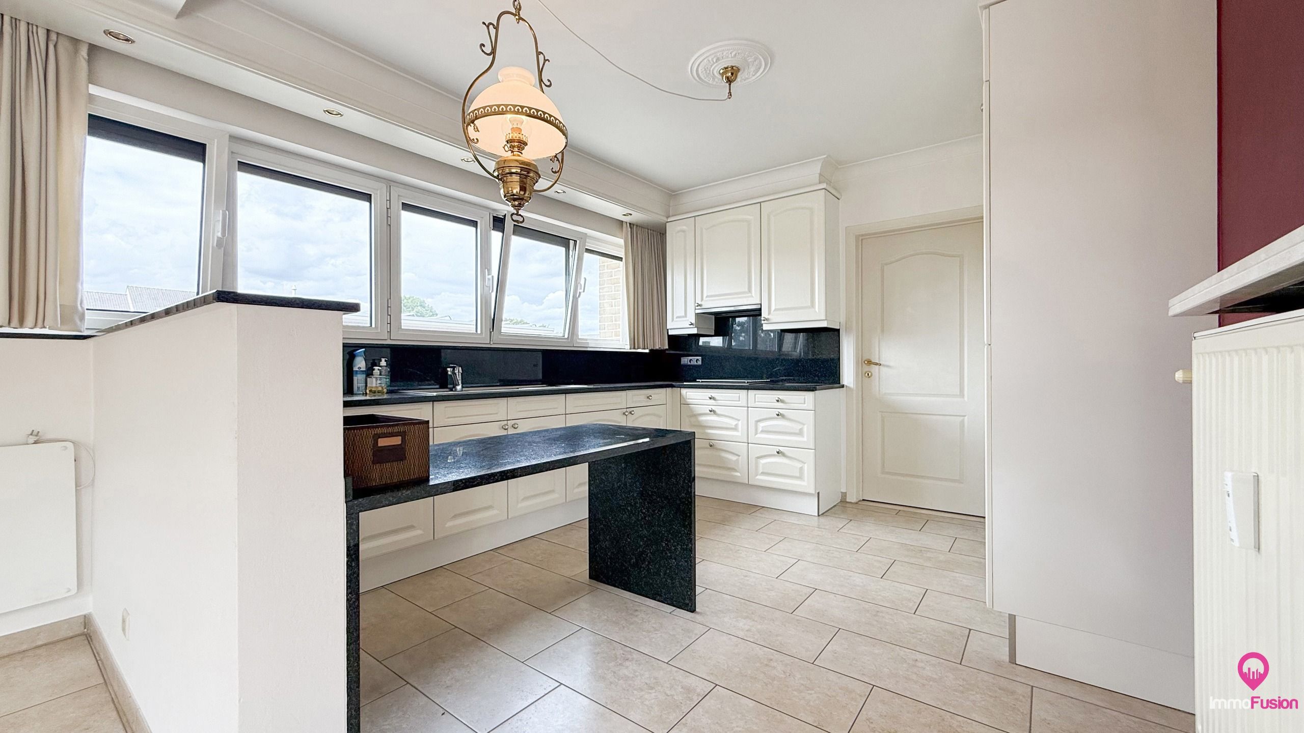 Lichtrijk appartement met zonnig terras, garage en 2slpk! foto 8