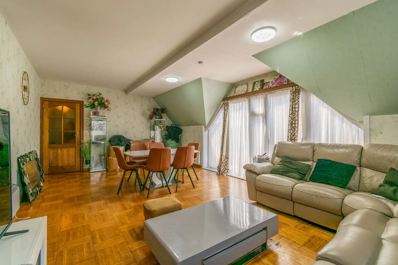 APPARTEMENT MET 2 SLAAPKAMERS, 2 TERRASSEN & GARAGEBOX! foto 6