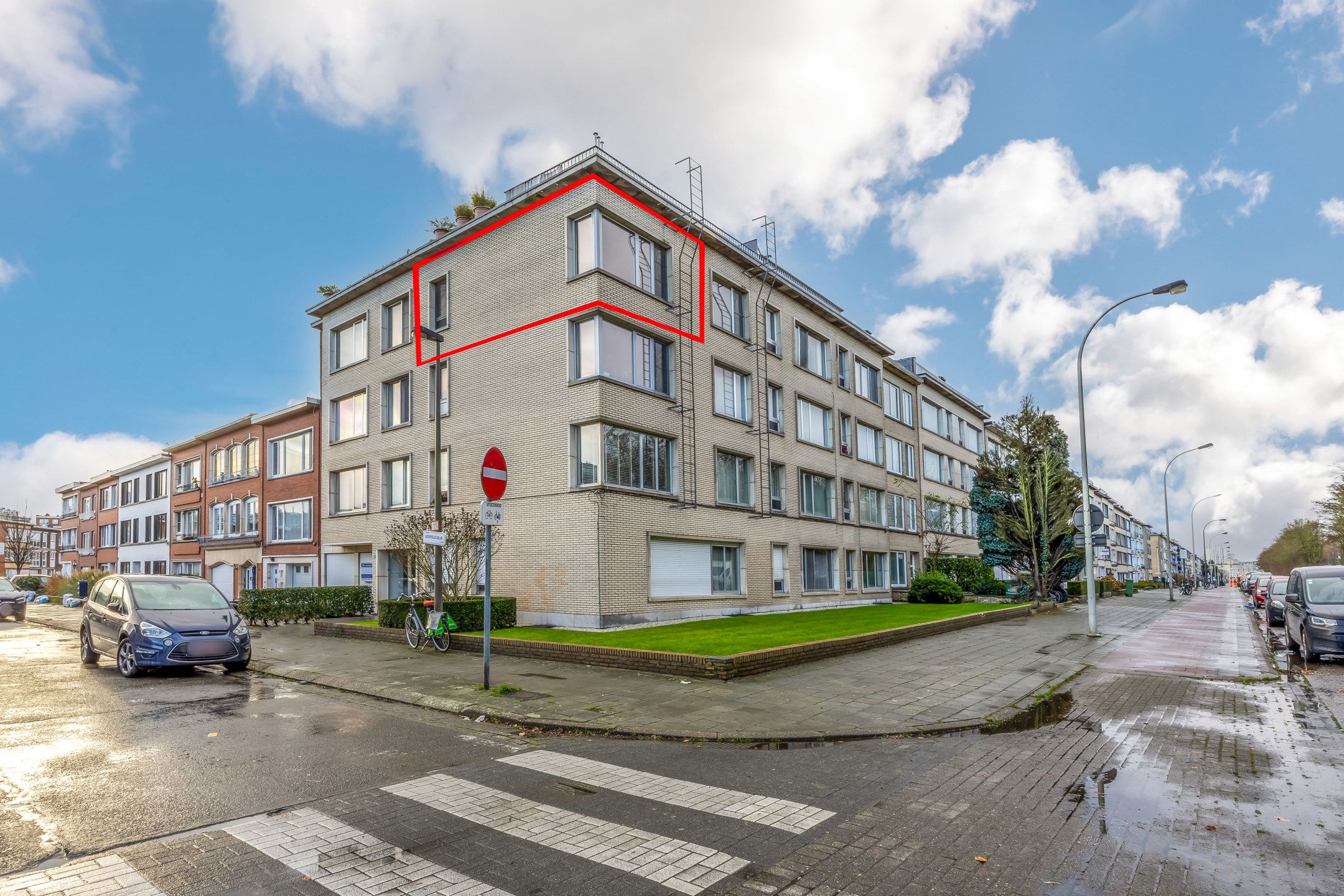 Mooi hoekappartement met open keuken en 1 slaapkamer foto {{pictureIndex}}