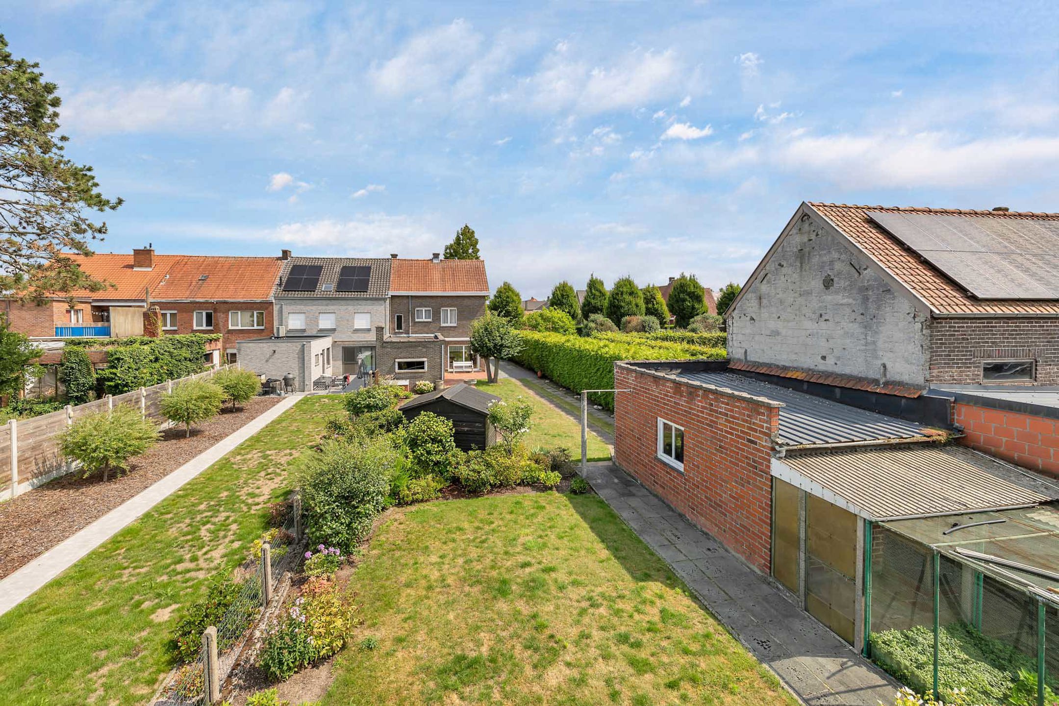 Halfopen bebouwing op topligging foto 18