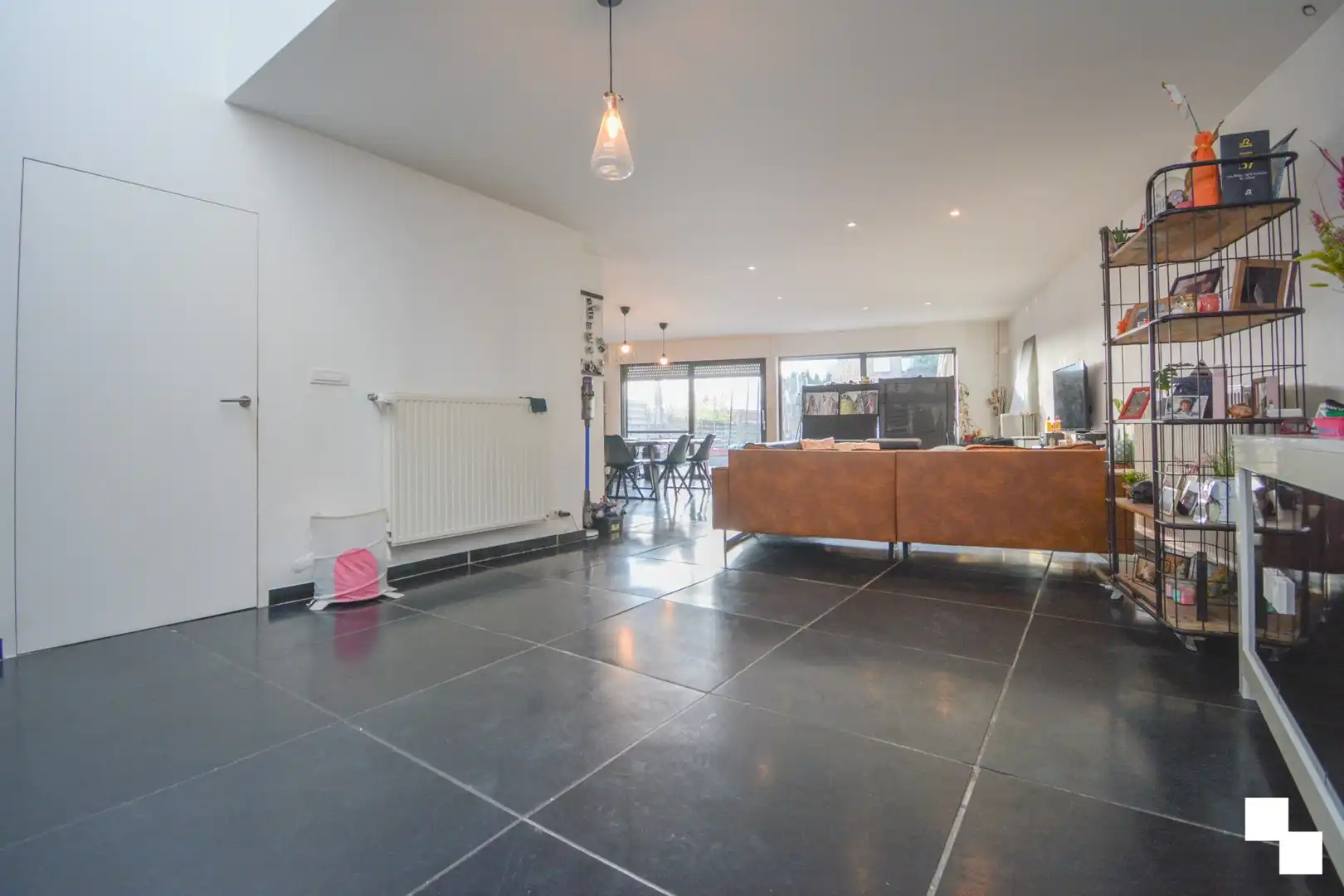 Verrassend ruime gezinswoning in hartje Roeselare foto 2