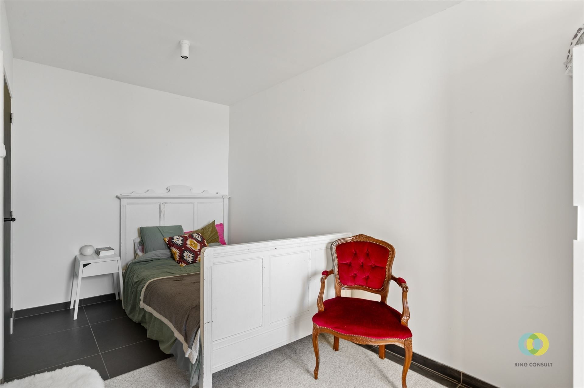 Smaakvolle totaalrenovatie met schuur foto 24