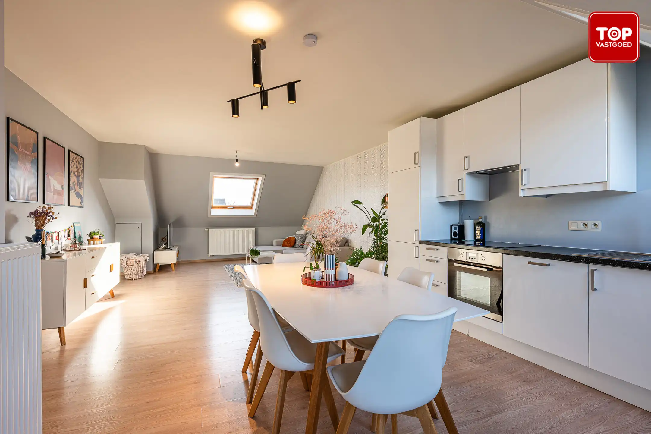 Instapklaar appartement in centrum Waarschoot foto 4